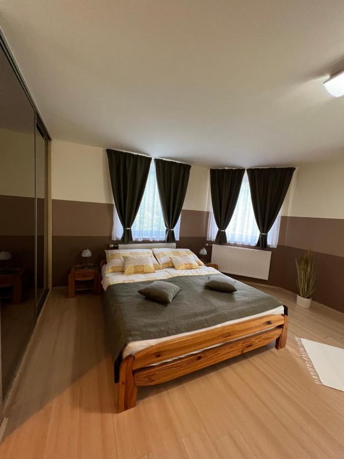 Holler Vendeghaz Ii. Apartment Buk